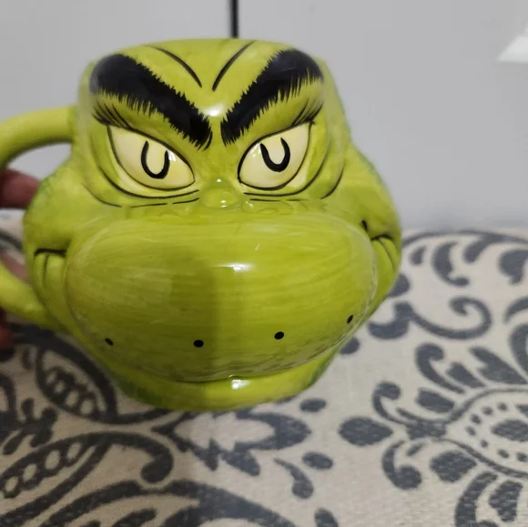 Grinch Coffee Mug Sculted 3D Ceramic Cup 16oz / Christmas Mug - Picture 3 of 7